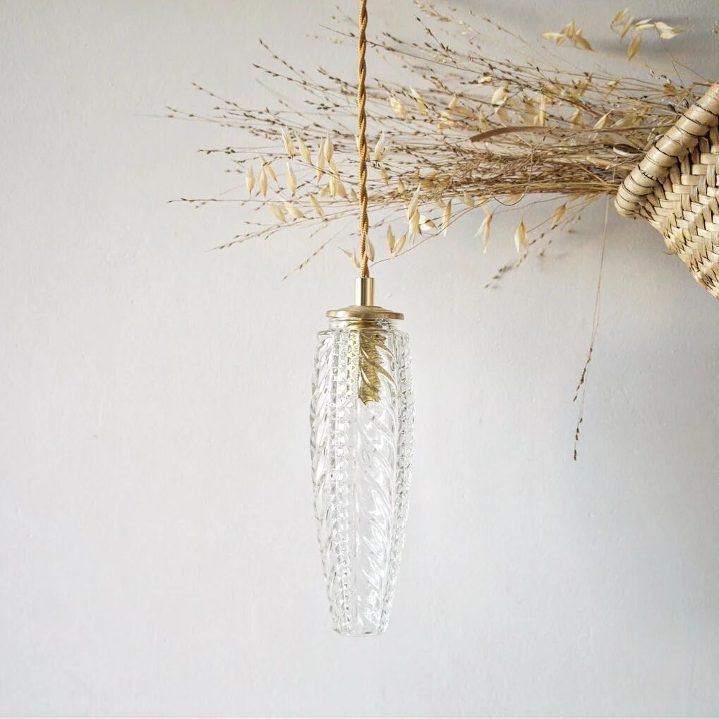 Chiseled glass suspension