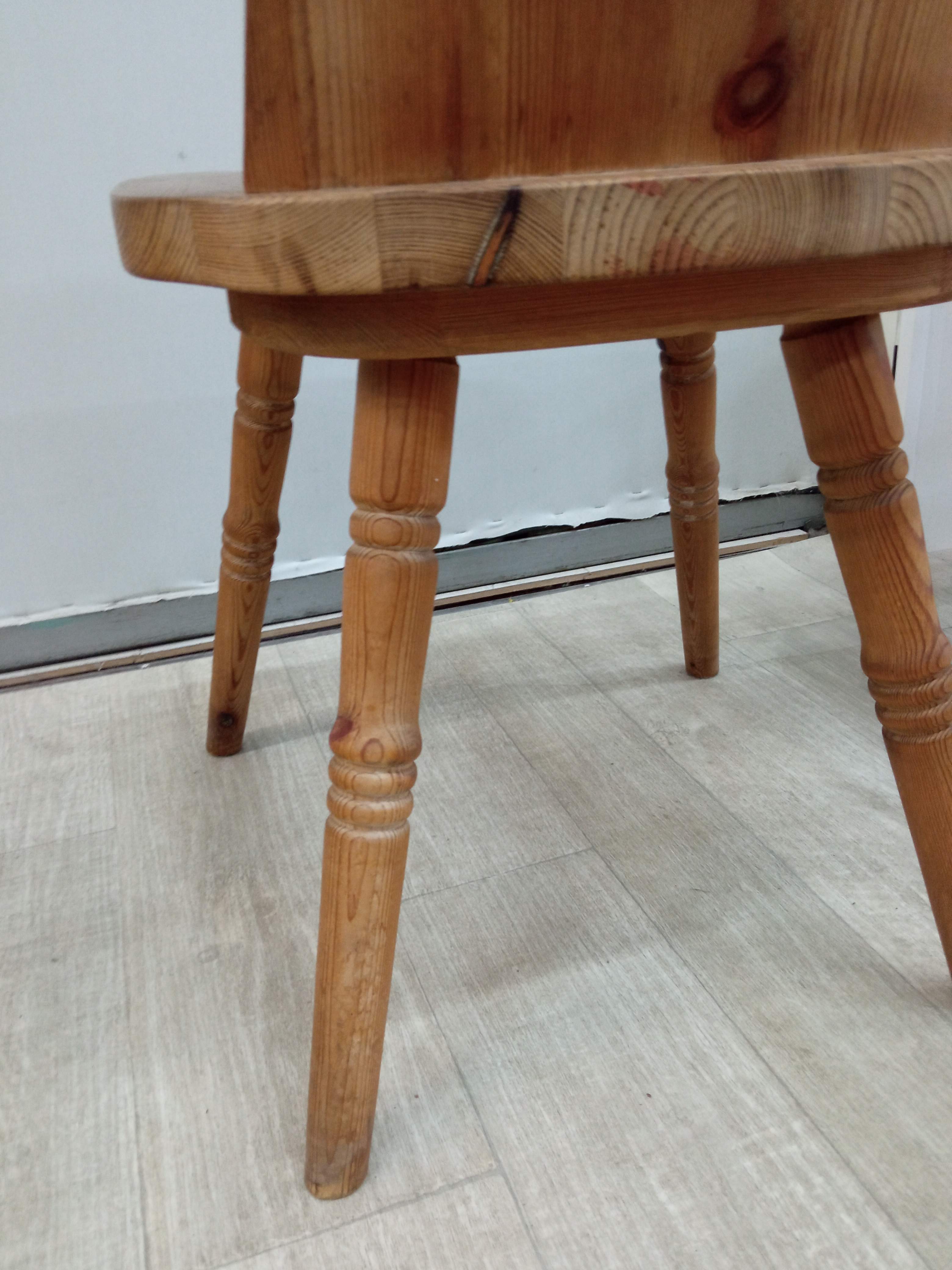 Series of 4 Savoyard pine chairs