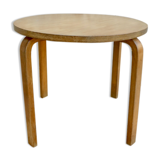 Light wood round coffee table, birch multipli, 60s