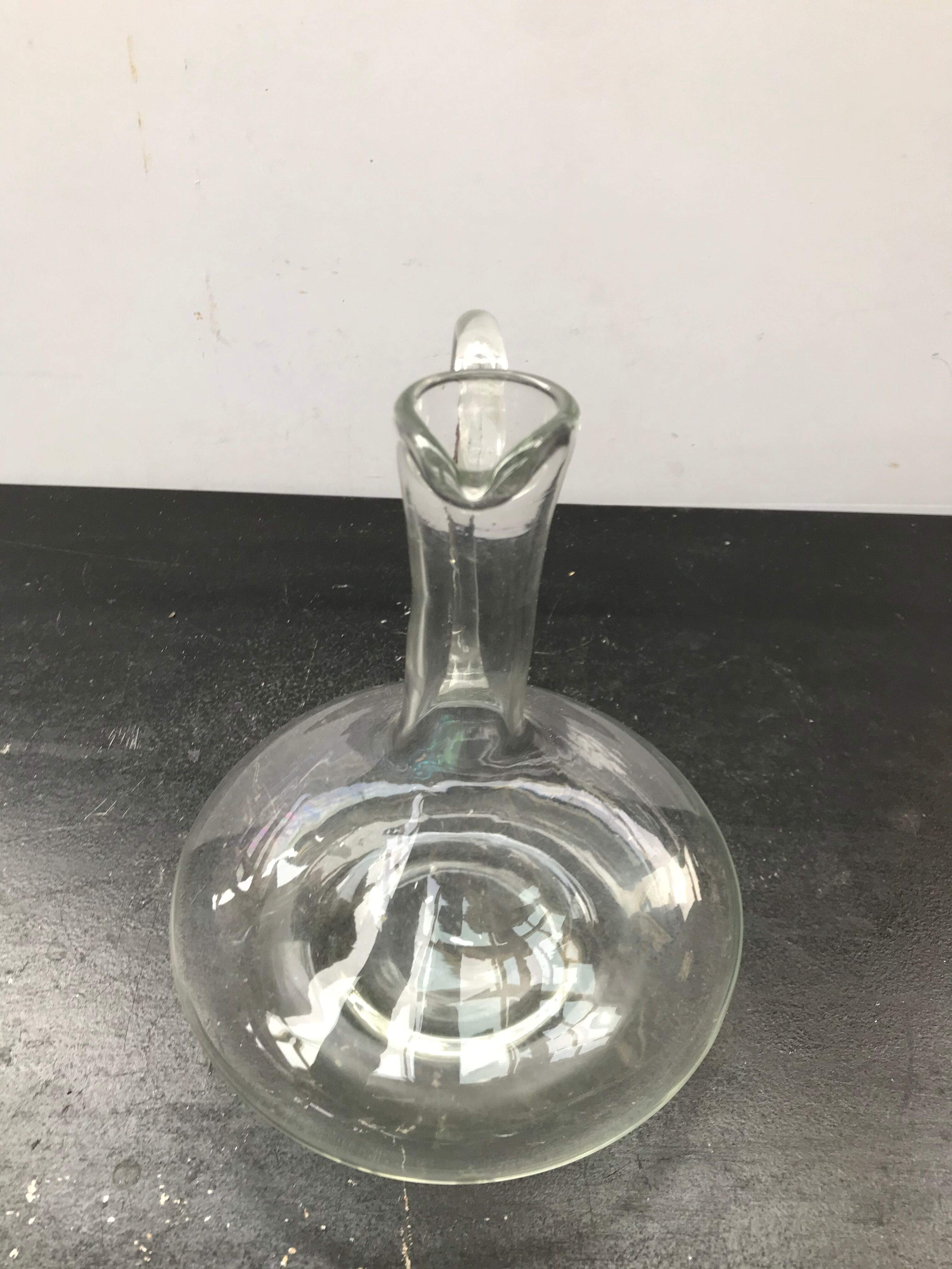 Carafe to decant glass blown