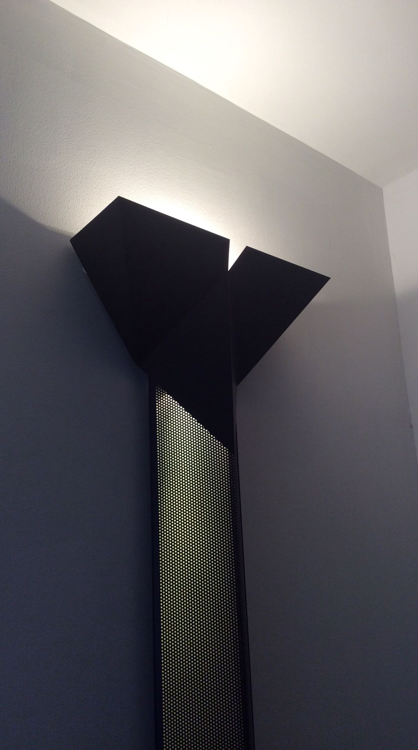 Vintage 80 wall lamp in perforated metal