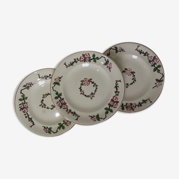 3 assiettes plates de Longwy modèle Aubépine