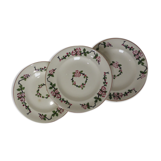 3 assiettes plates de Longwy modèle Aubépine