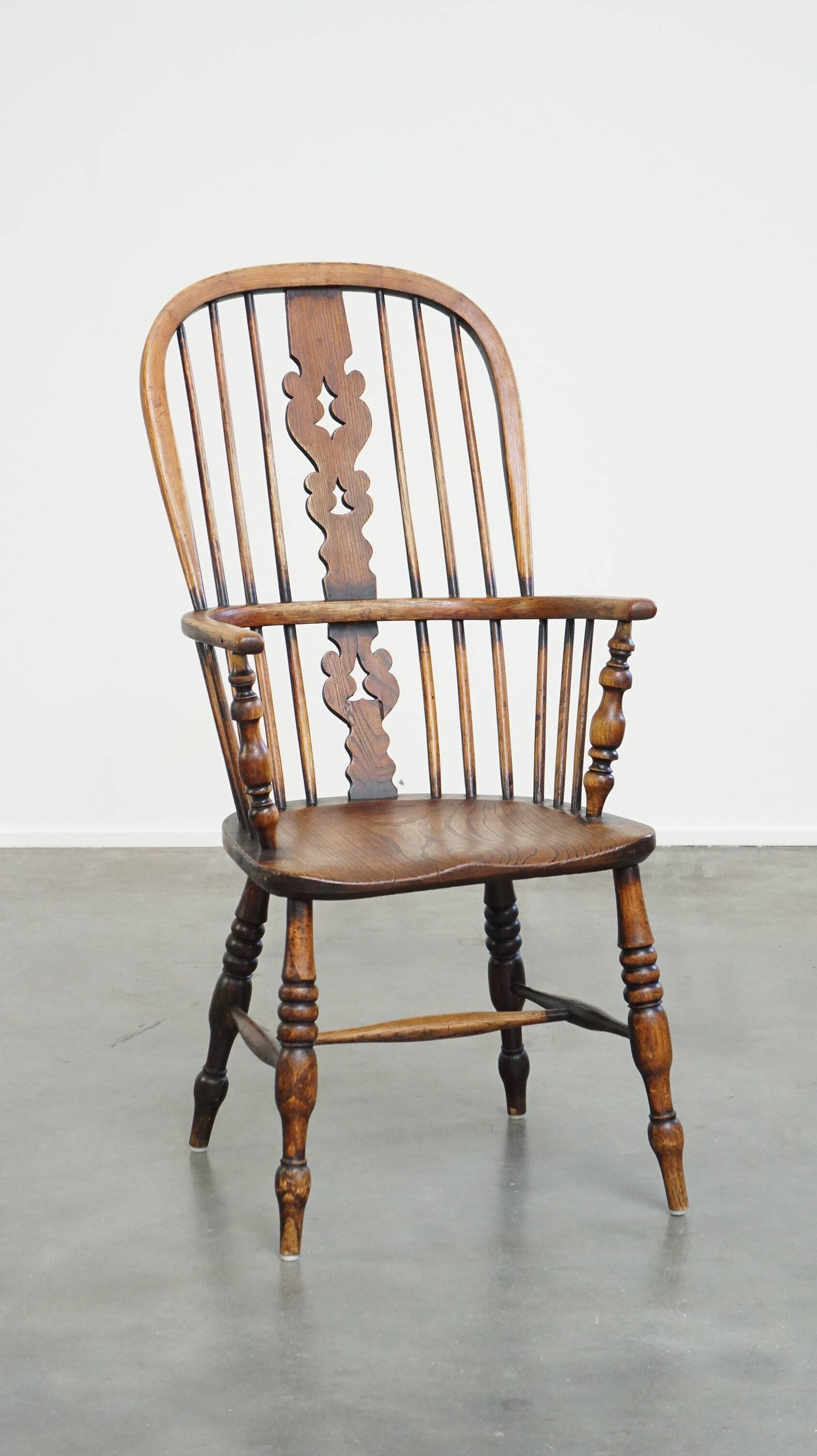 Antique English highback Windsor dining chair