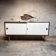 Buffet vintage Pastoe – Placage wengé et portes coulissantes blanches
