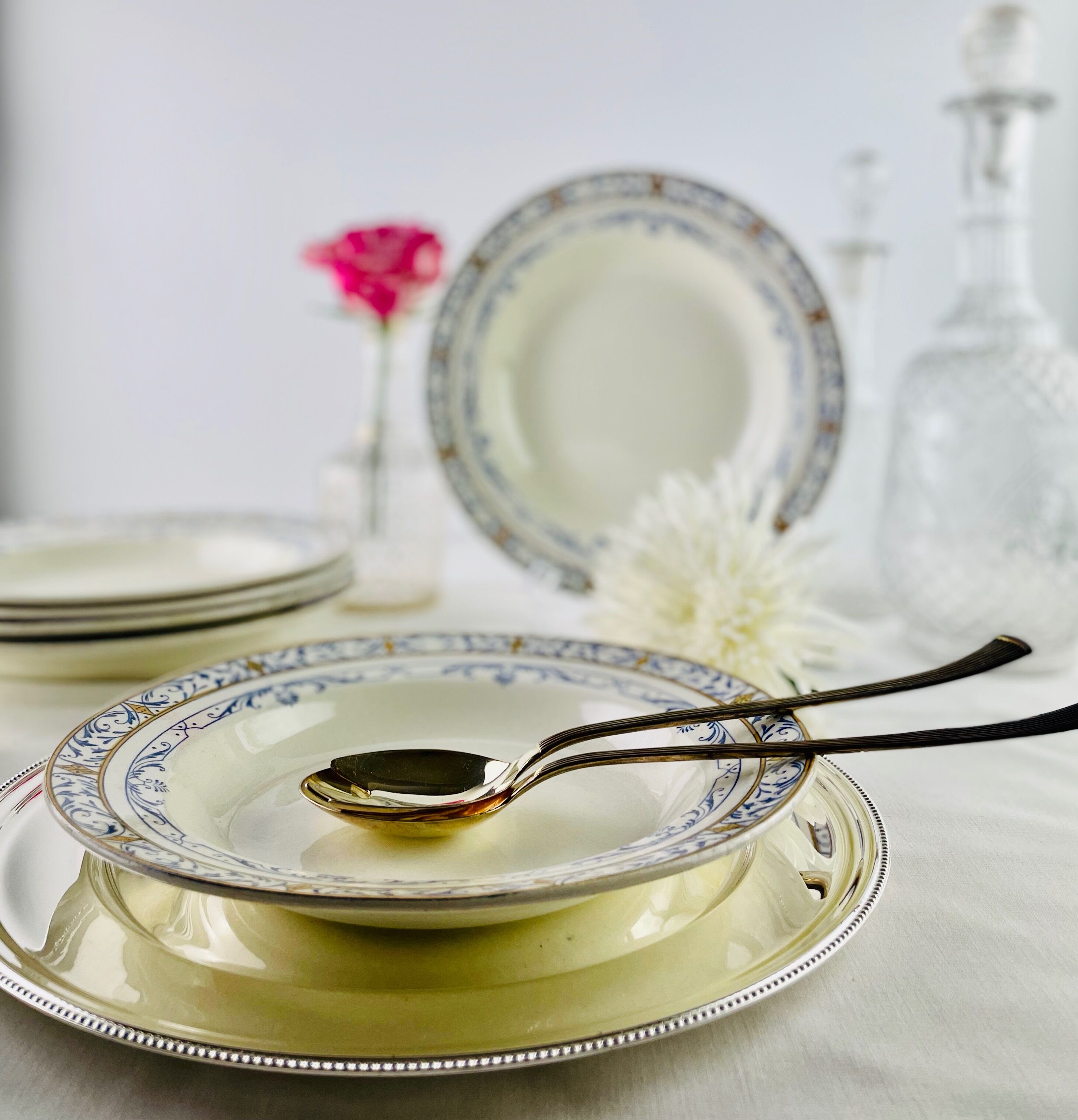 6 old creil and montereau hollow plates, Colbert service