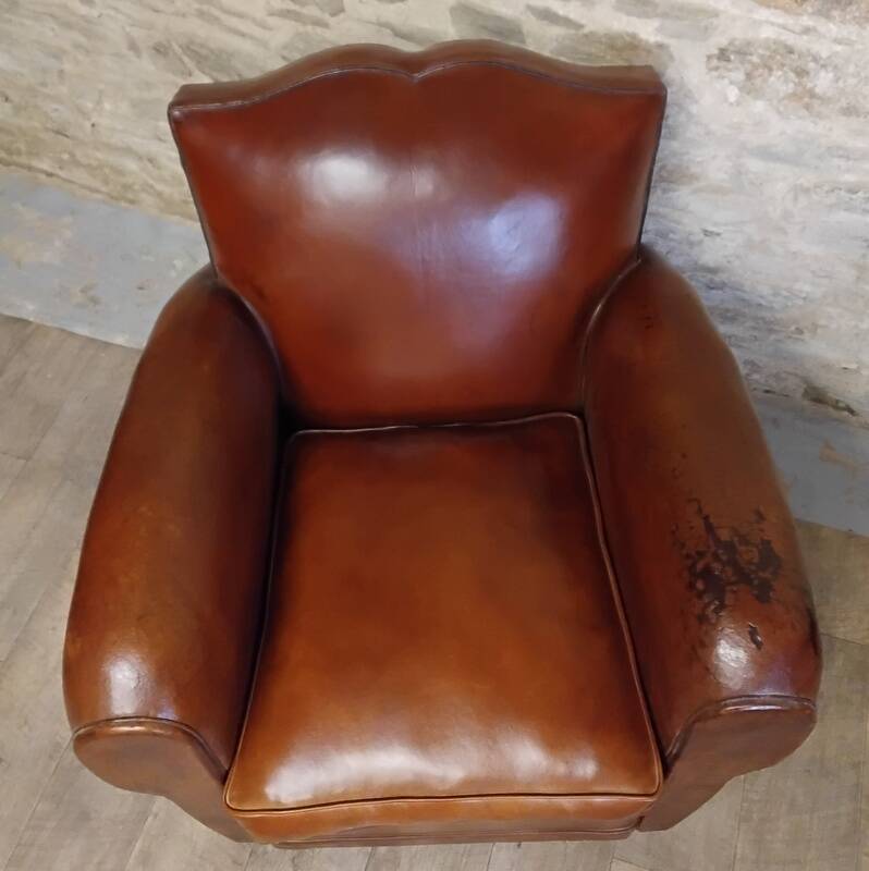 Mustache back club chair