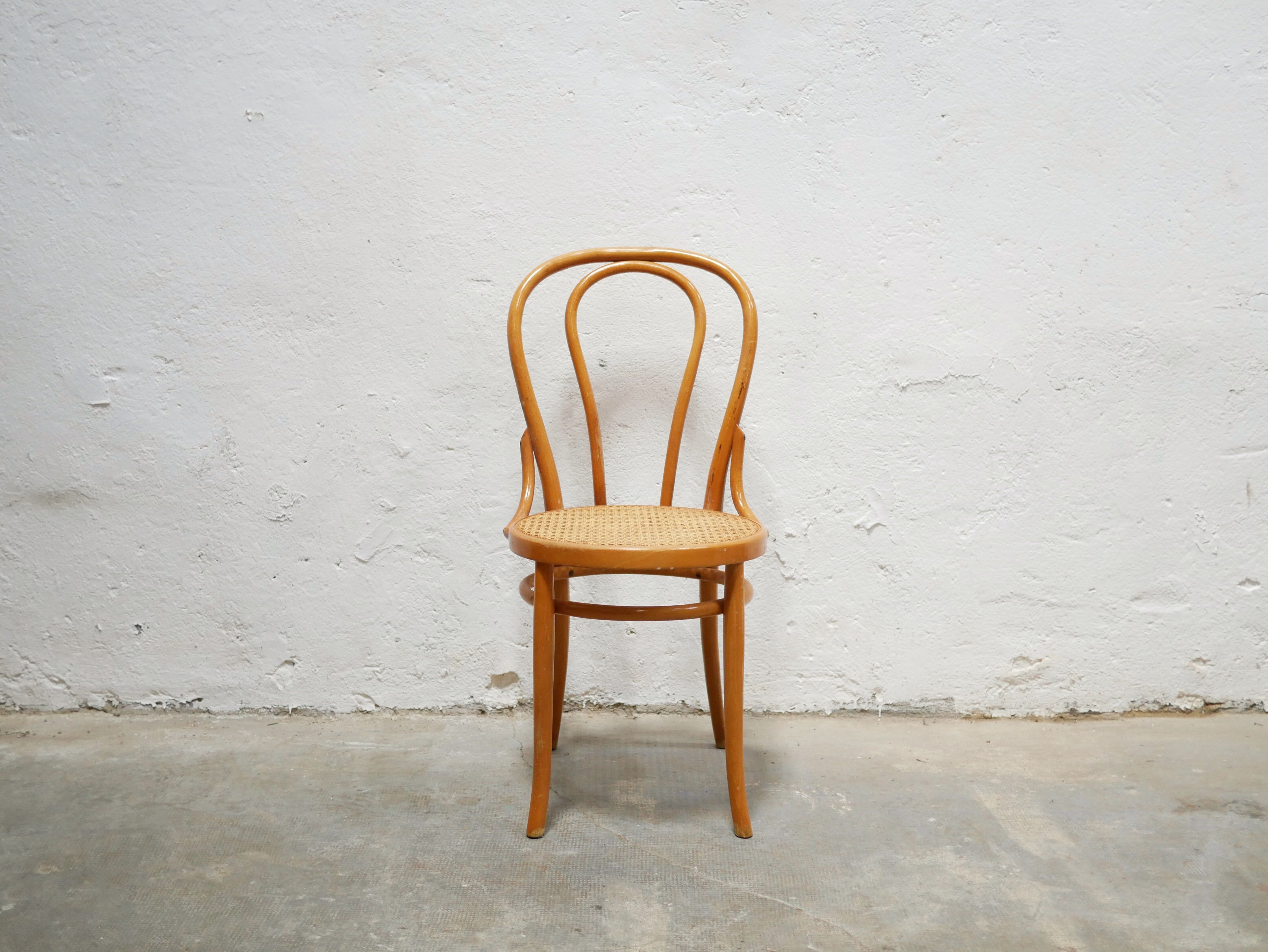 Vintage bistro chair cannée