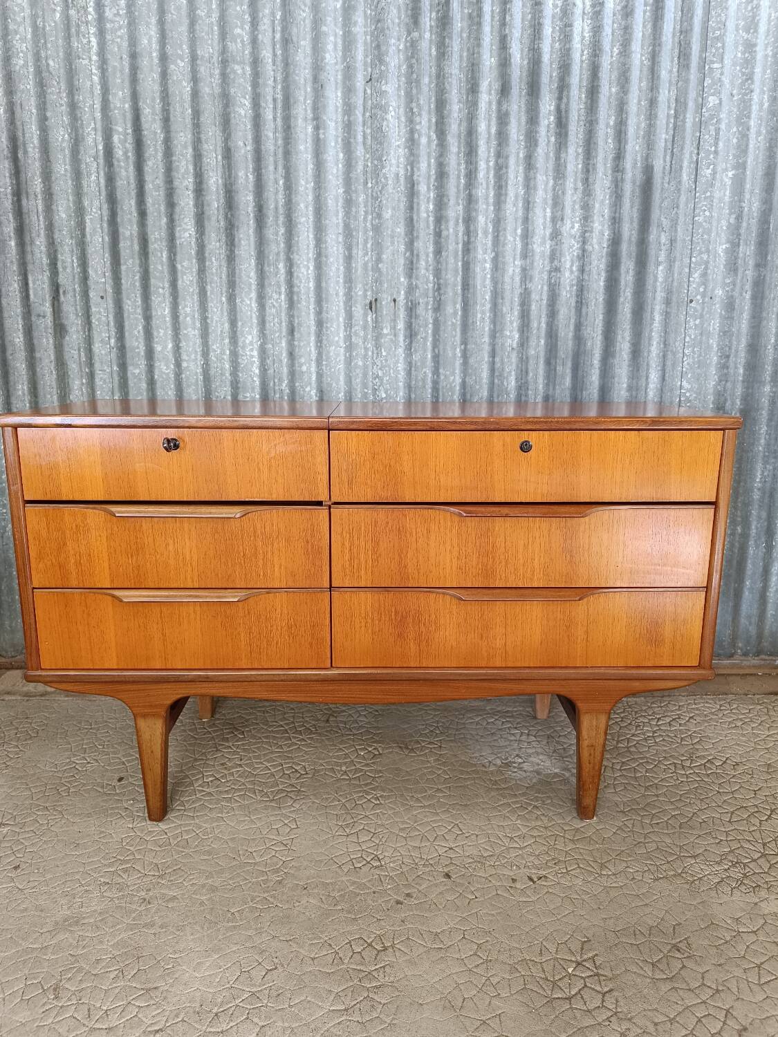 Scandinavian vintage chest of drawers / dressing table