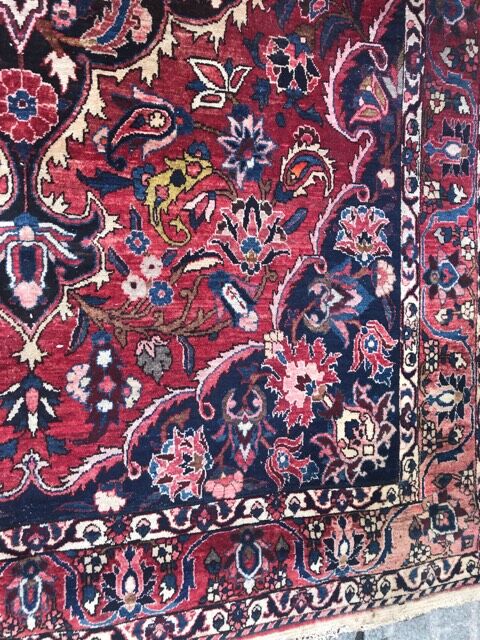 Large antique Persian carpet Bakhtiar handmade 210x327