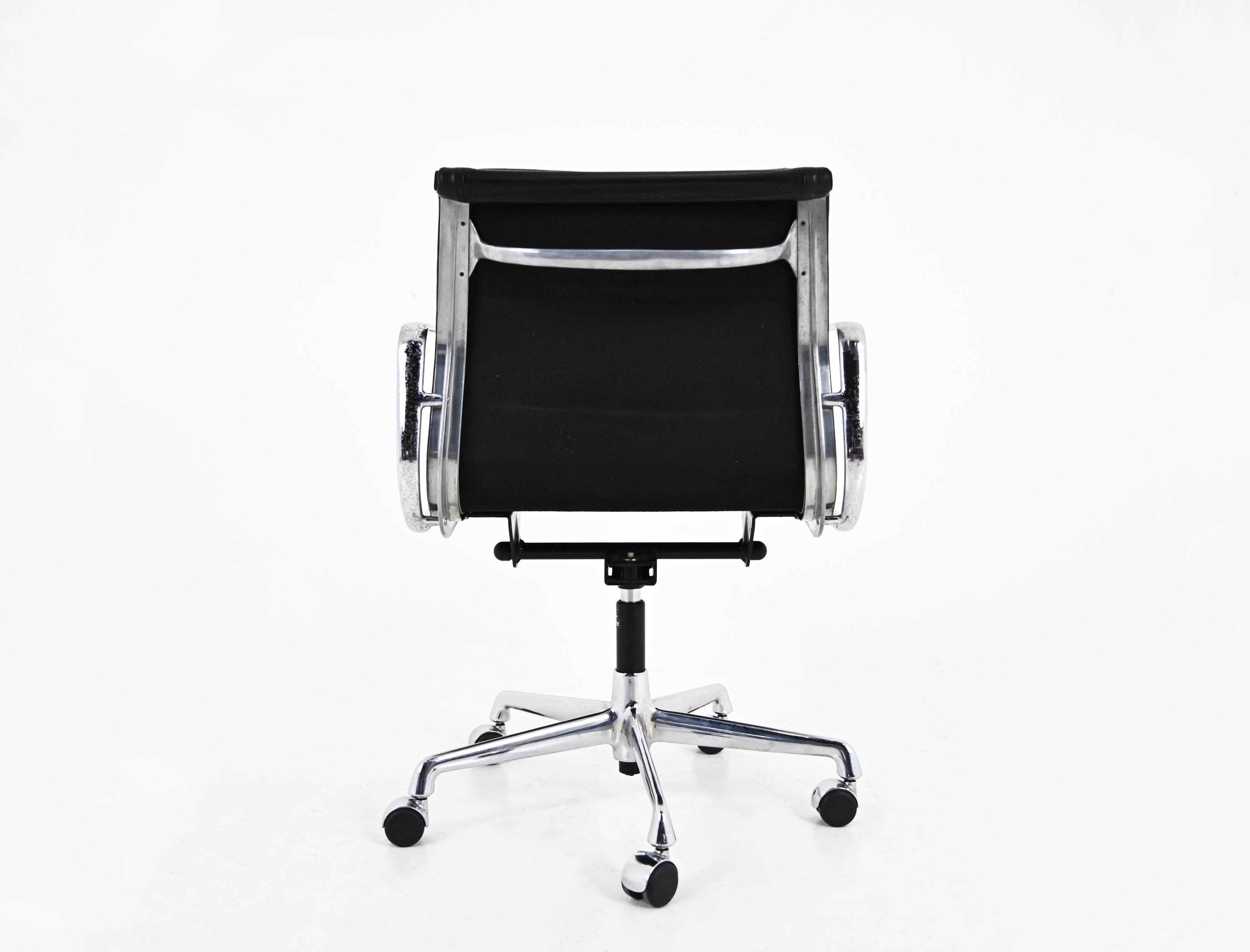 Chaise de bureau par Charles & Ray Eames pour Vitra, 1970s