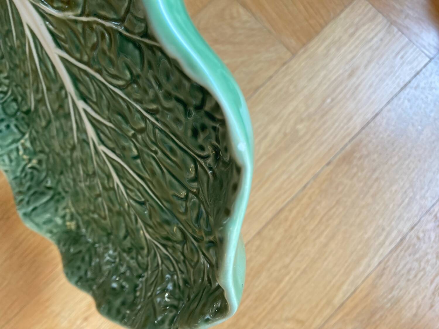 Cabbage leaf dessert plates