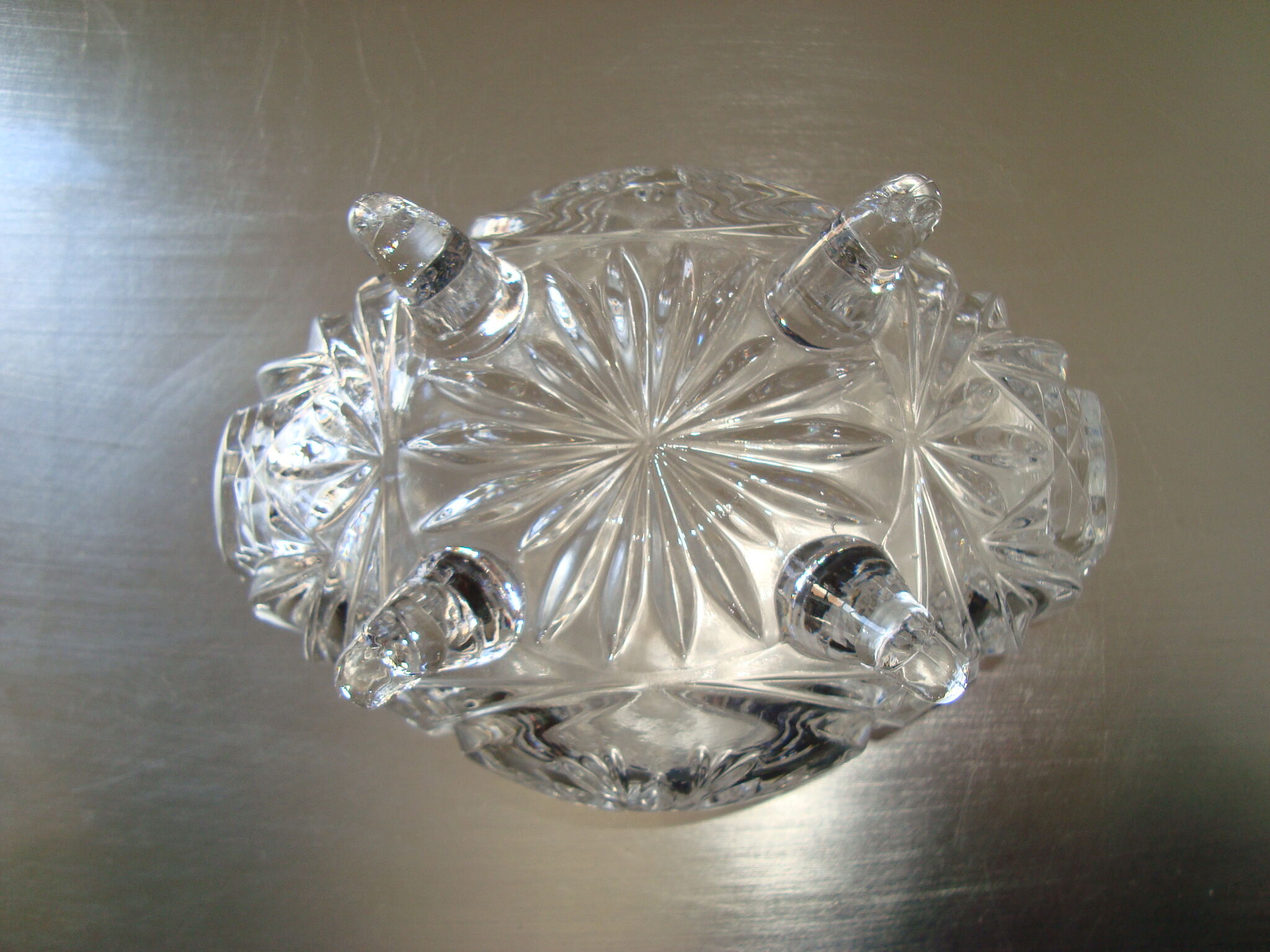 Cut gardener crystal cut center of table 4 feet