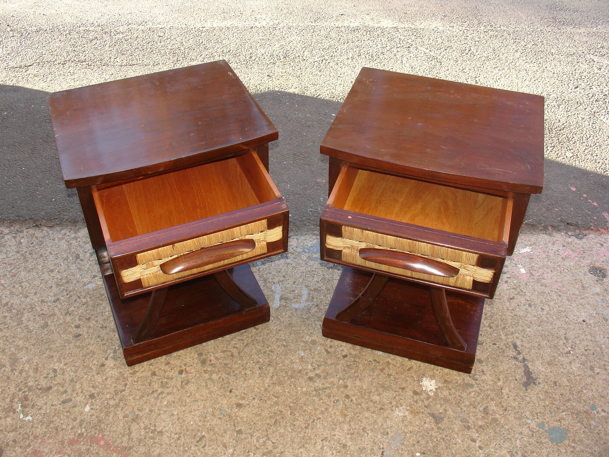 Pair of mahogany nightstands and mulching manufacturing Mexico in 1959