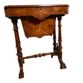Table de couture et de travail romantique victorienne en loupe de noyer, milieu-fin du XIXe siècle