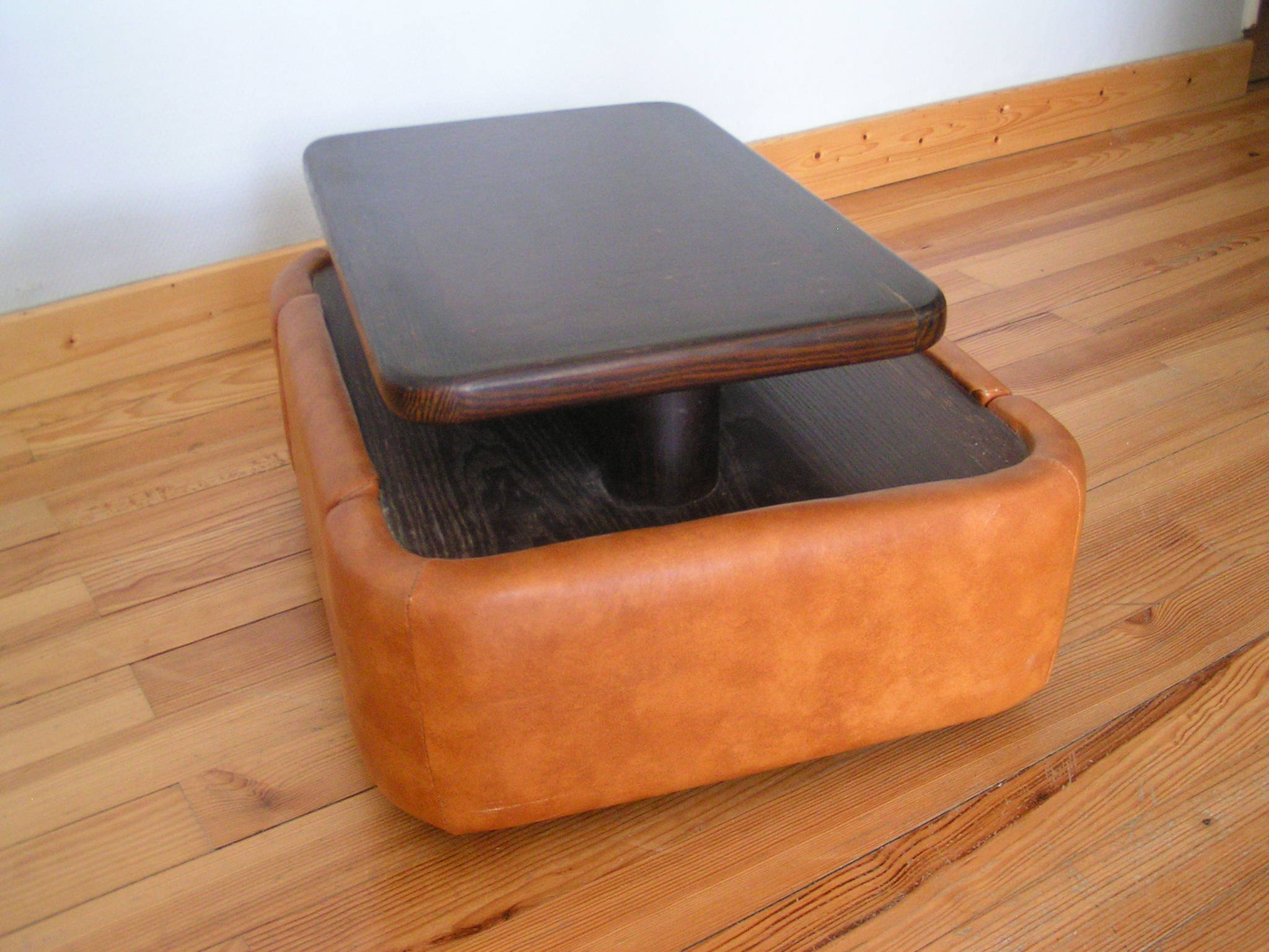 70s bedside