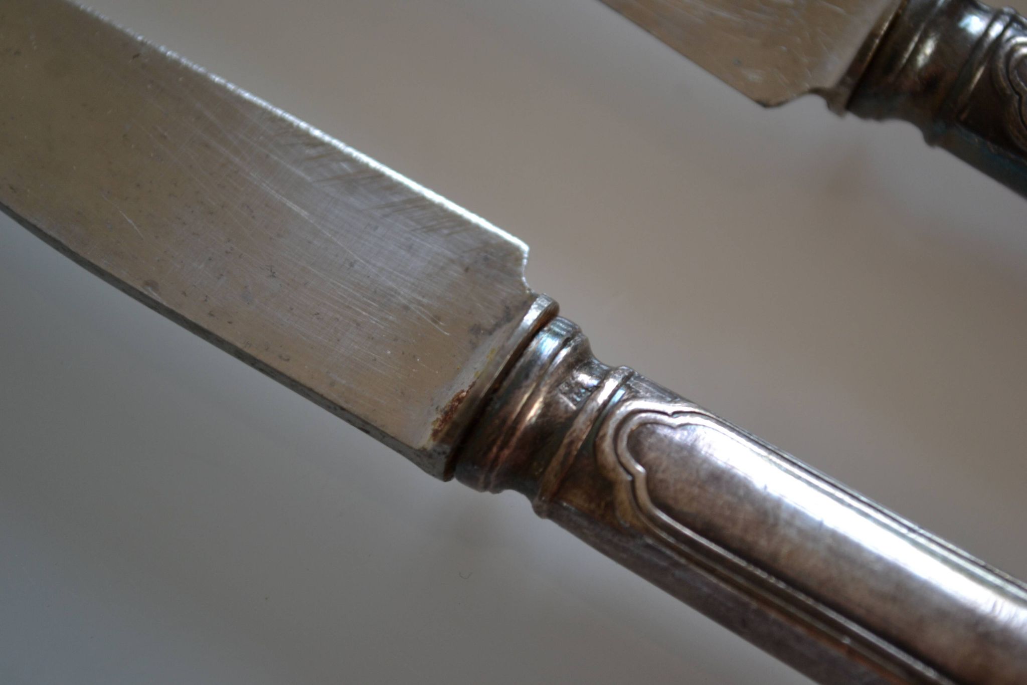12 silver metal dessert or cheese knives