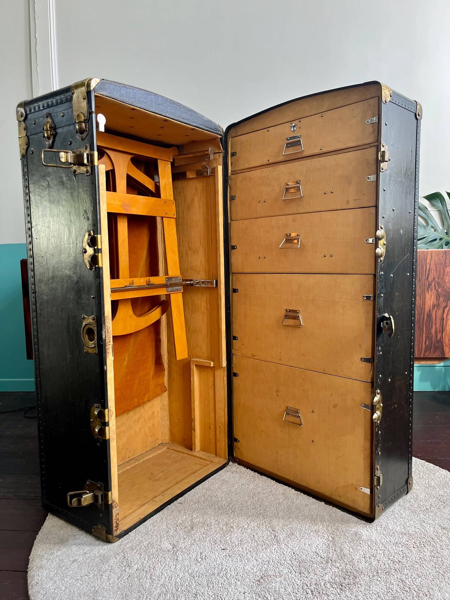 Travel trunk