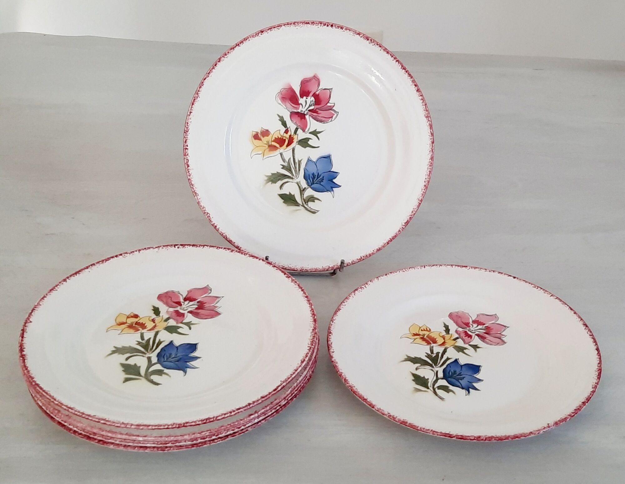 Flat faience plates from Saint-Amand Ceranord vintage maïté model