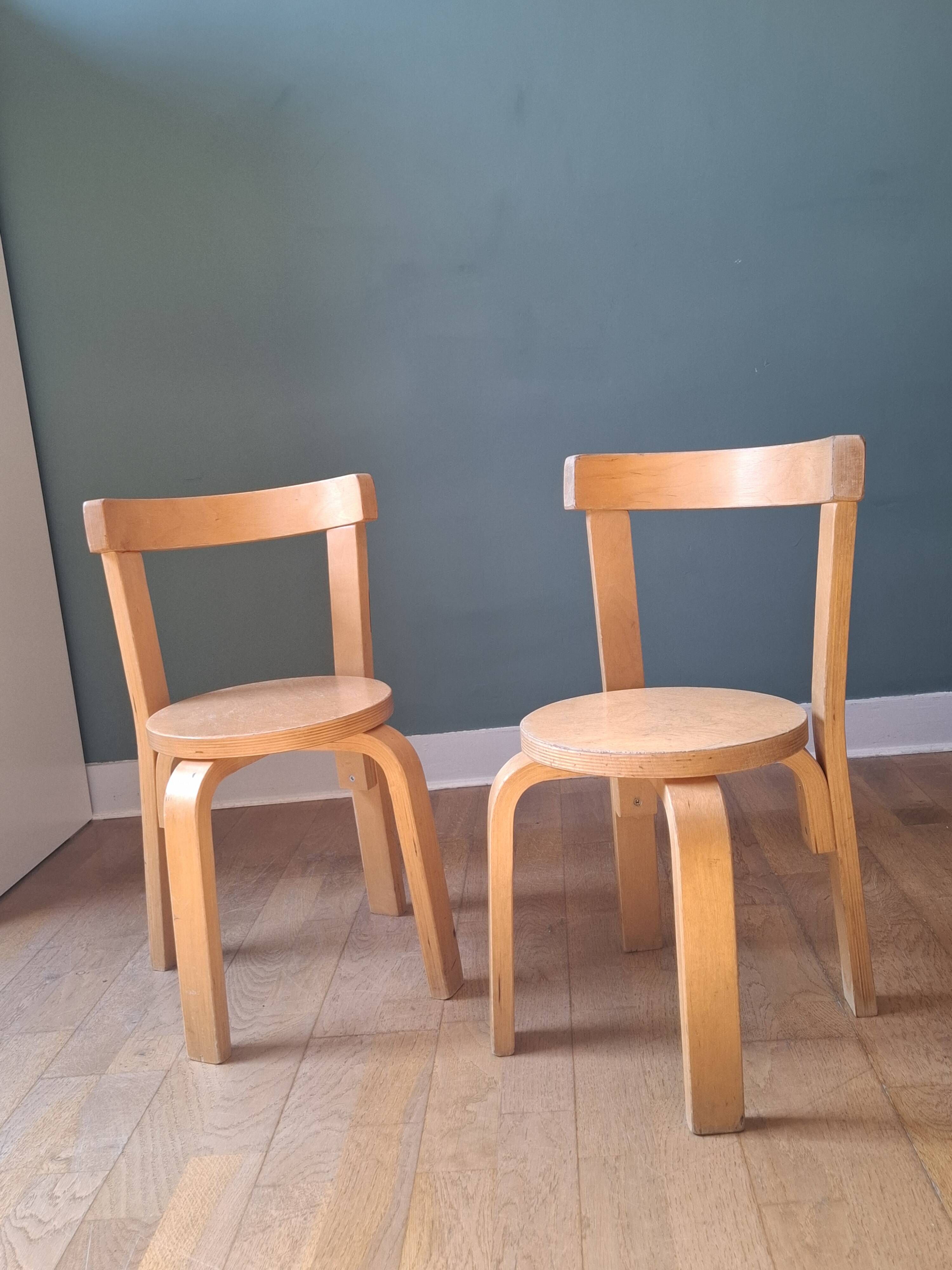 2 children's chairs in Alvar Aalto style