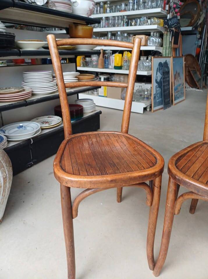 Pair of vintage bistro chairs in bent wood – Baumann / Thonet style