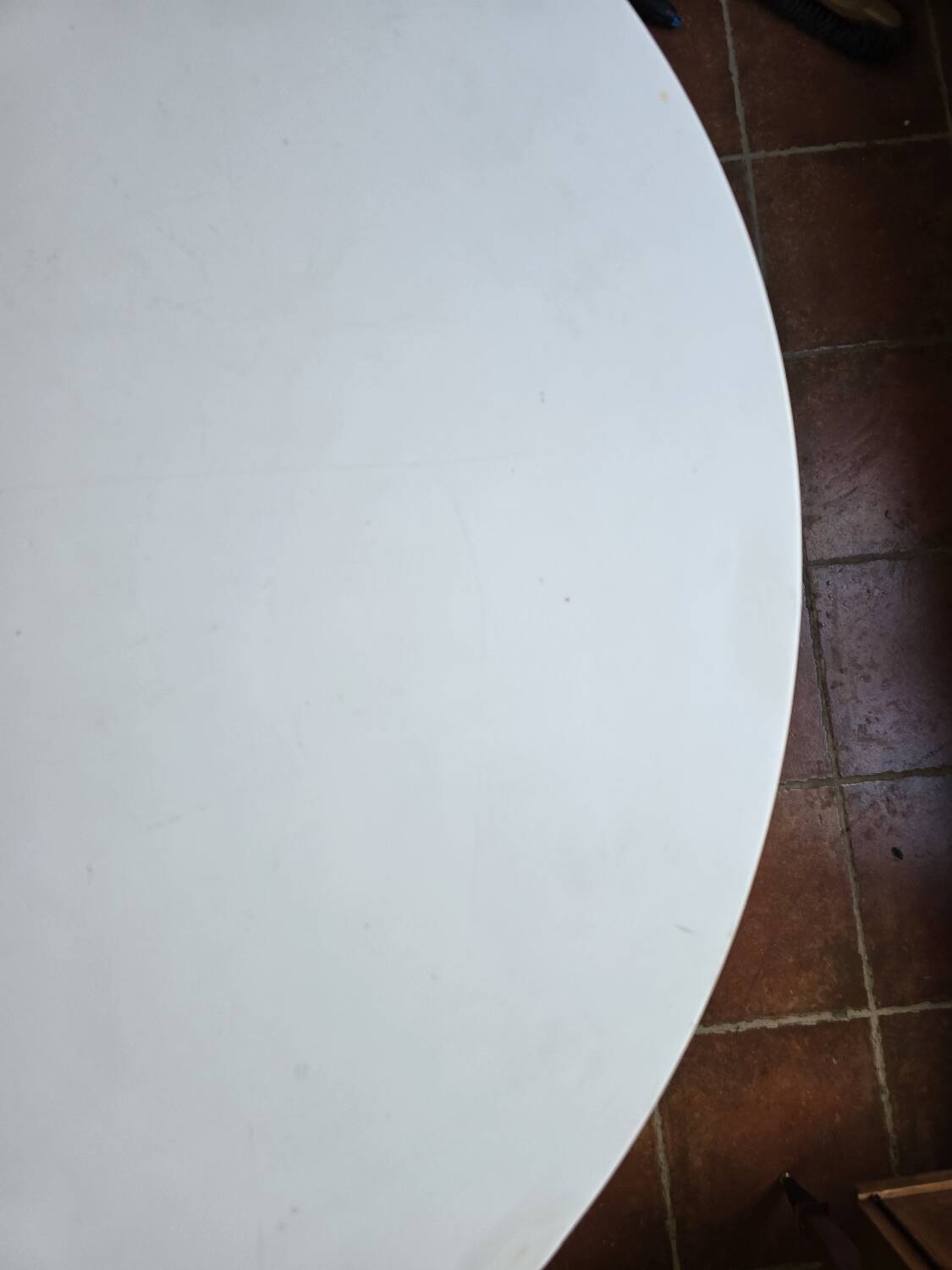 Tulip foot table from the 70s, 120cms in diameter