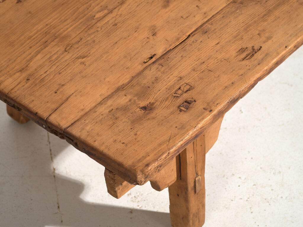 Antique pine coffee table – China, circa 1930