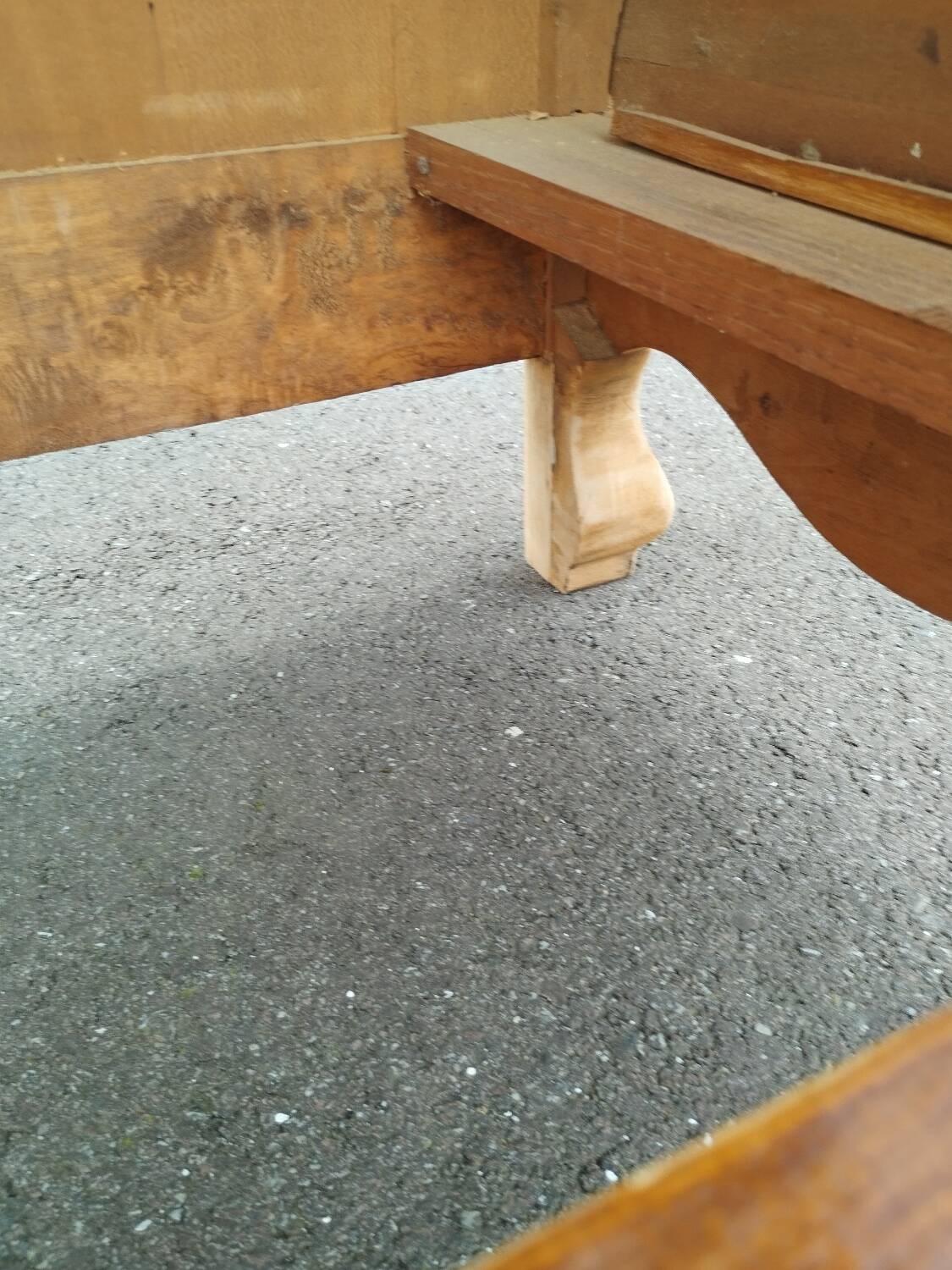 Beautiful antique Louis XV style chest of drawers