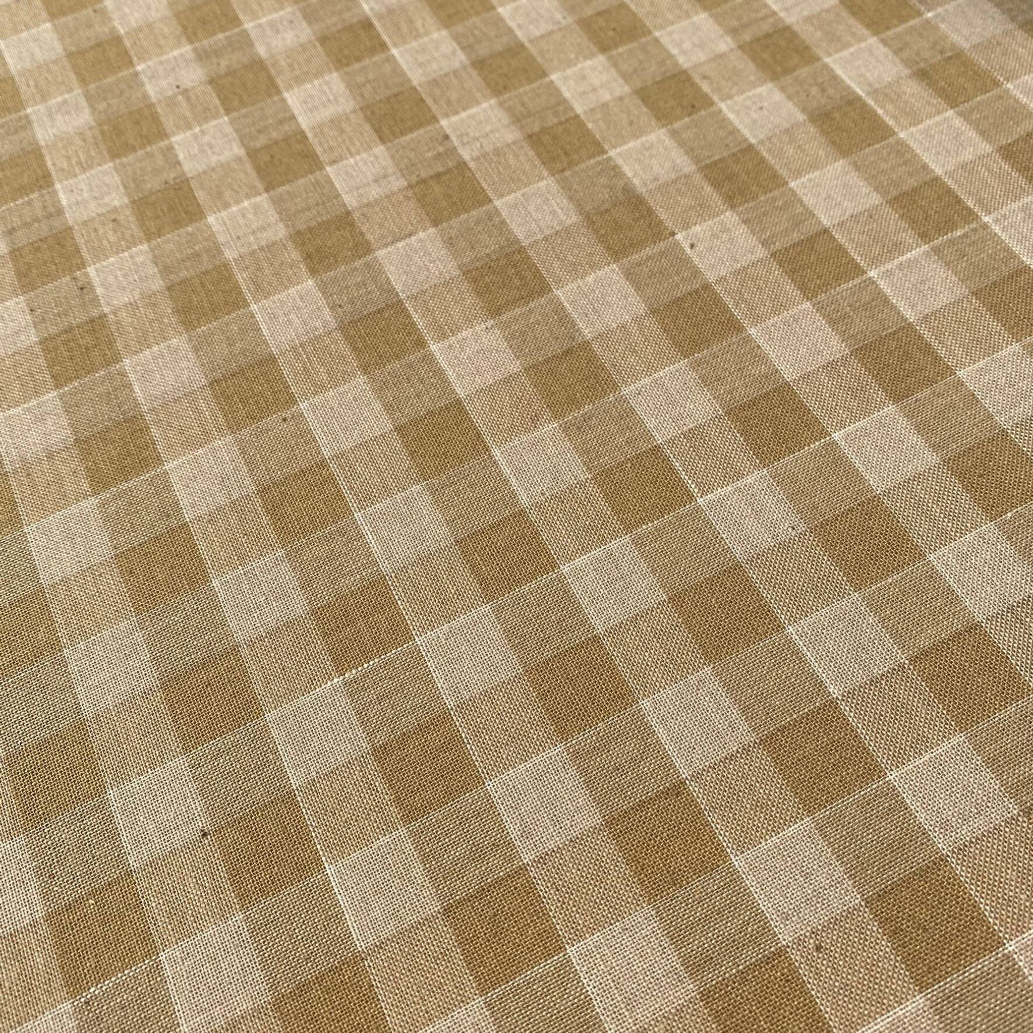 Ecran de cheminée en bois et tissu brodé 94X62