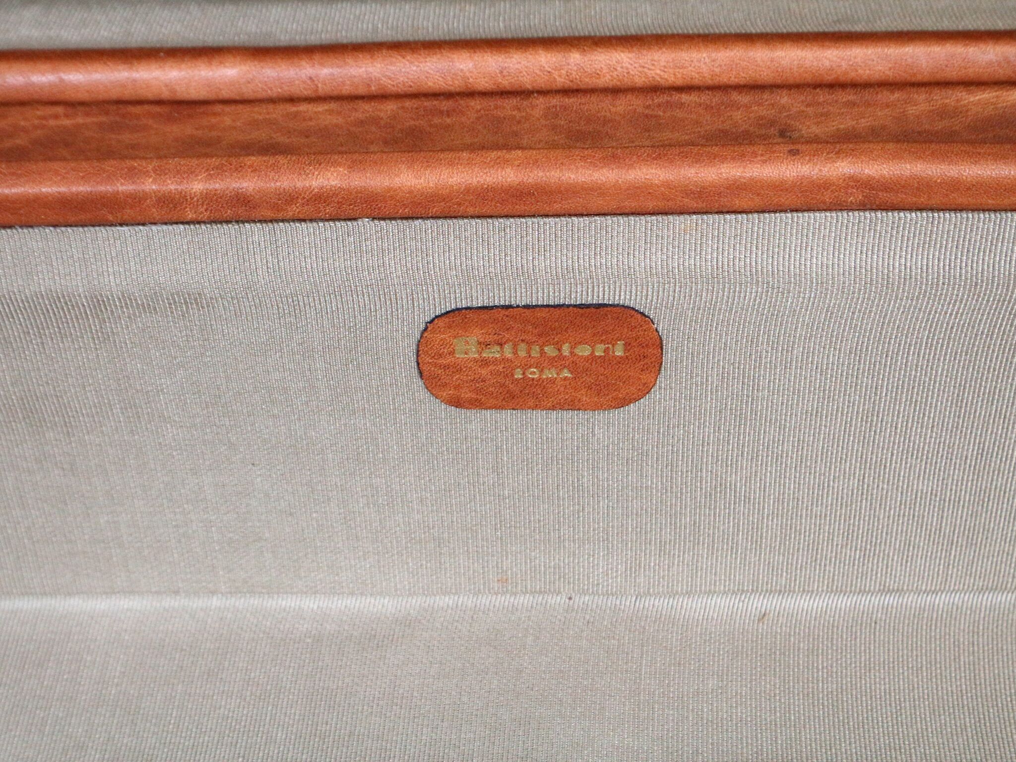 Set three vintage leather suitcases