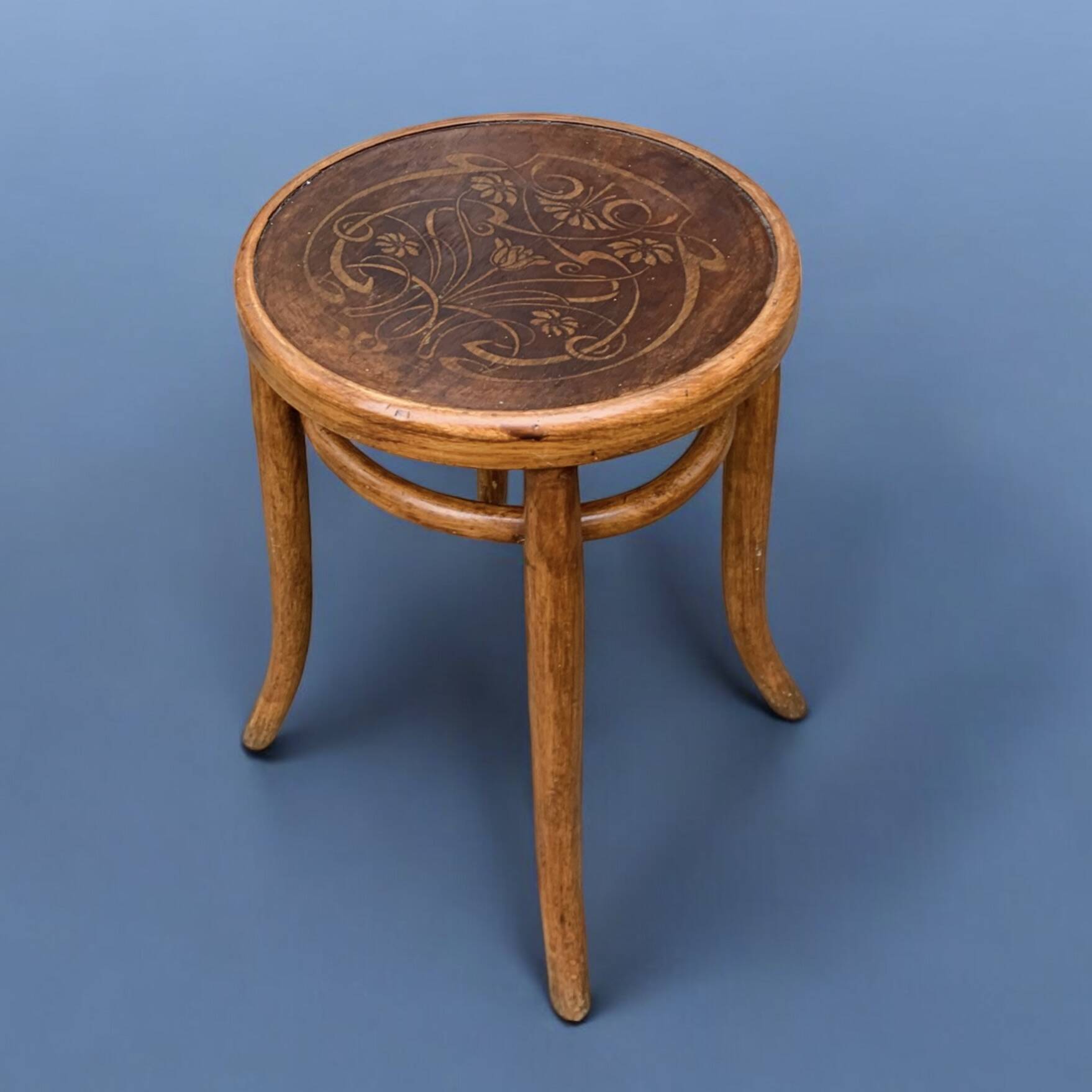 Thonet style Art Nouveau bistro stool in curved wood