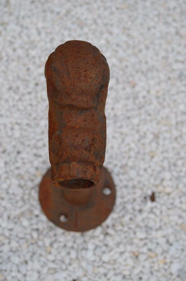 Robinet en fonte pour fontaine ou bassin, dauphin en fonte