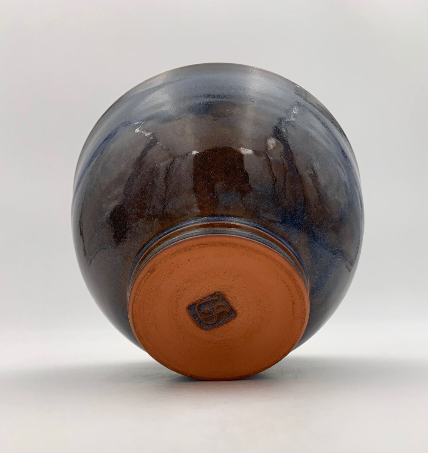 Blue ceramic bowl signed Salvatore PARISI / Contemporary art