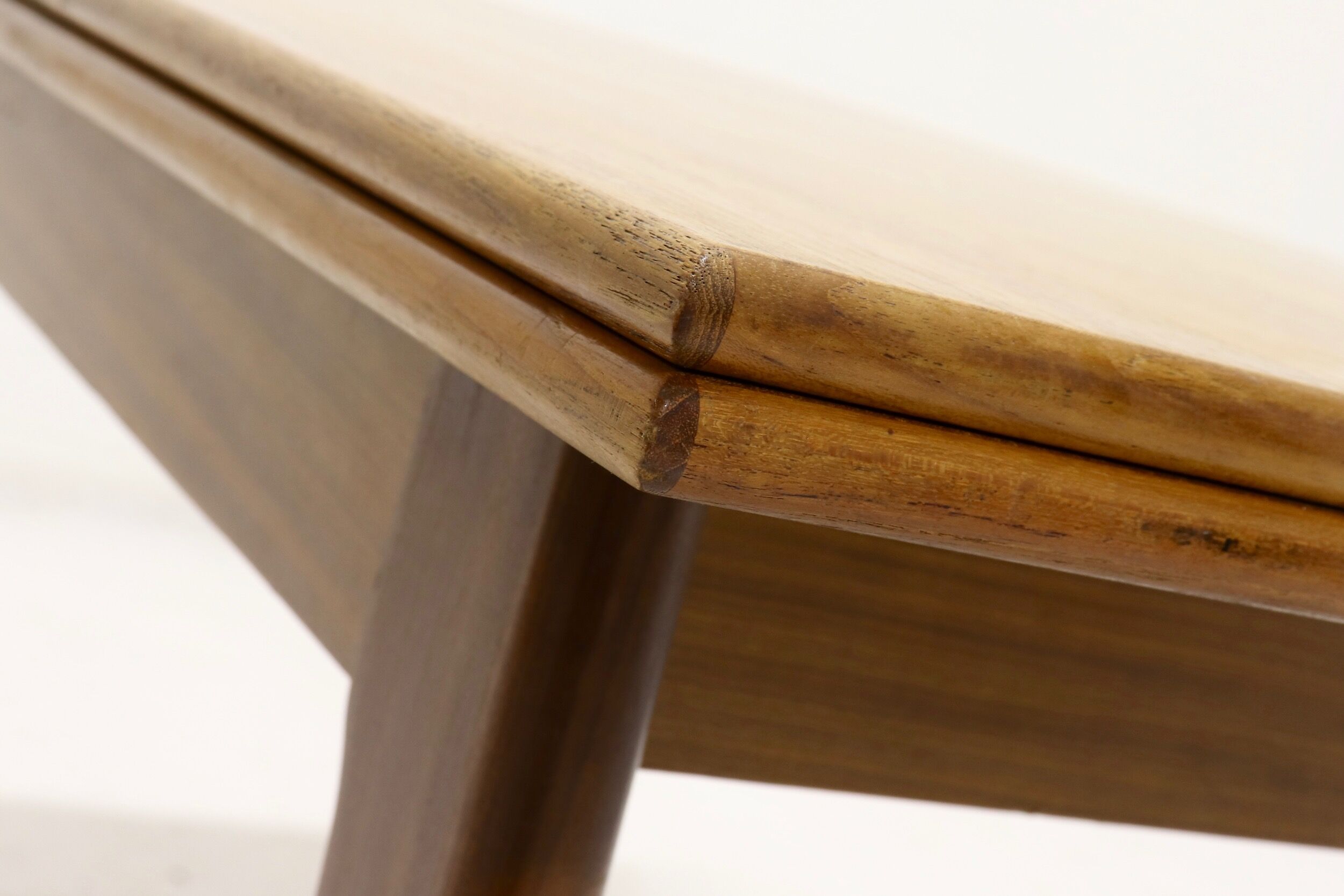 Table à manger design danois en teck extensible des années 1960