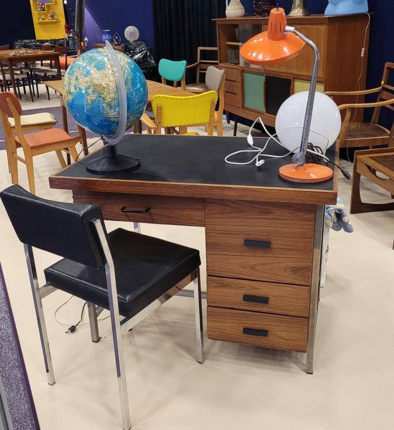Teak veneer desk with chromed metal frame, from the 70s.