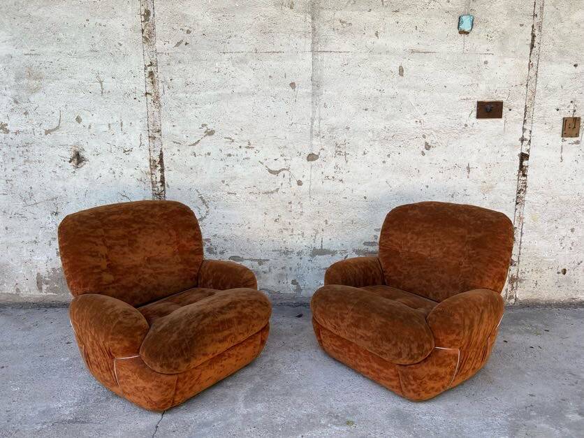 Pair of vintage velvet armchairs 1970 Italy