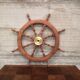 Roue barre de bateau noyer incrustation au centre laiton 8 prises vintage 1970