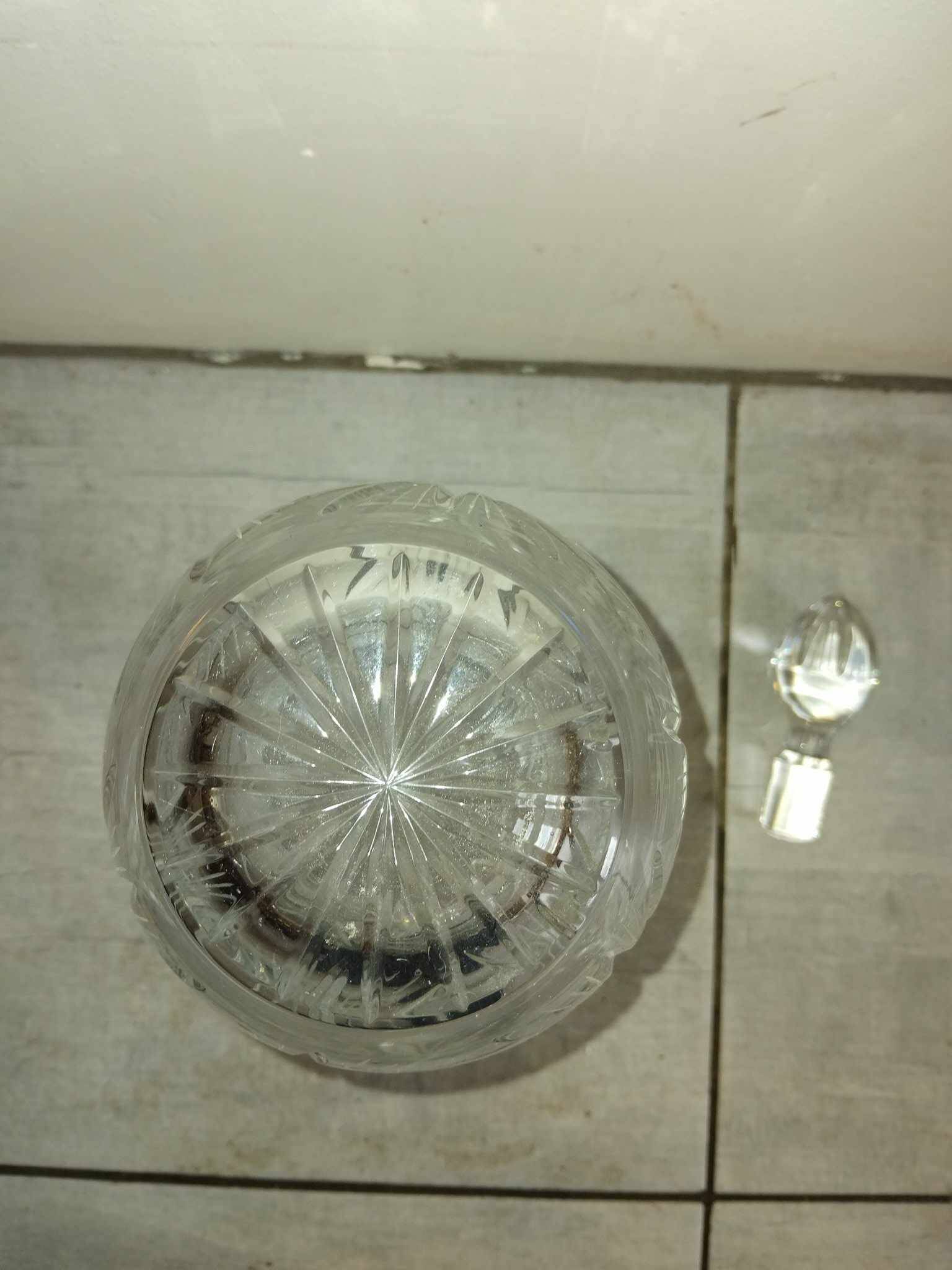 Cut crystal carafe with original stopper