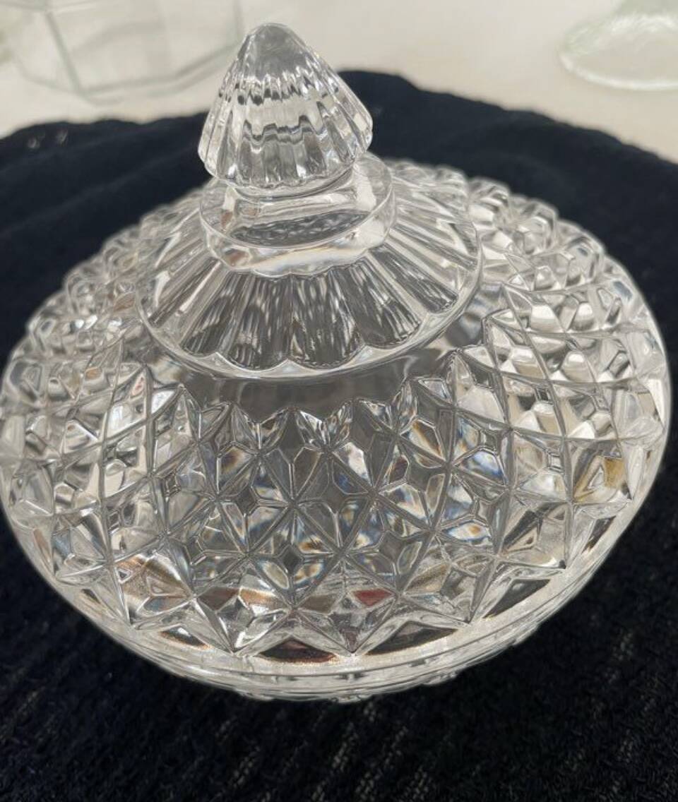 Bonbonnière, sugar bowl Crystal d'Arques