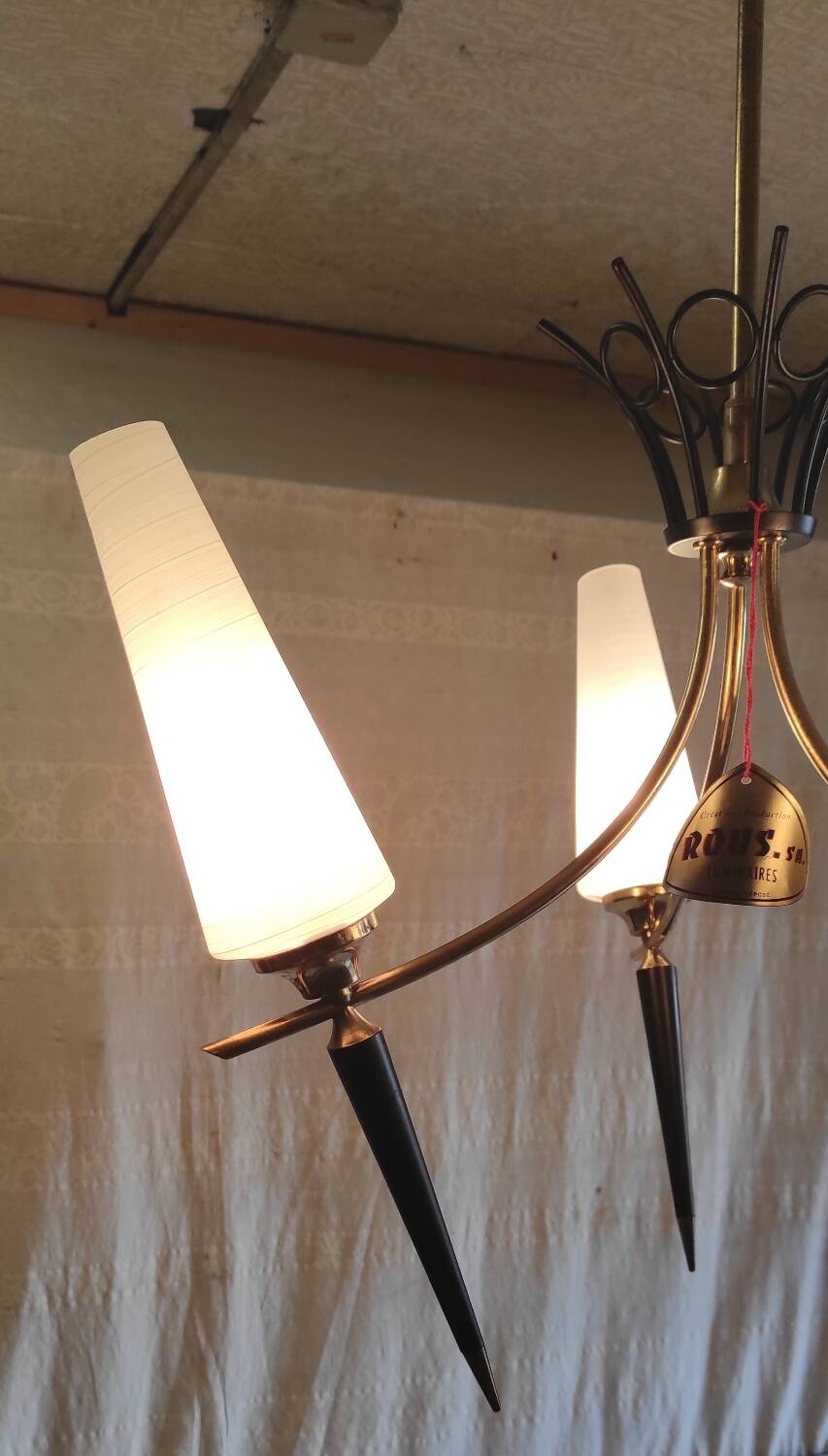 Modernist chandelier with 3 lights in gold and black metal, opaline tulip - 50s