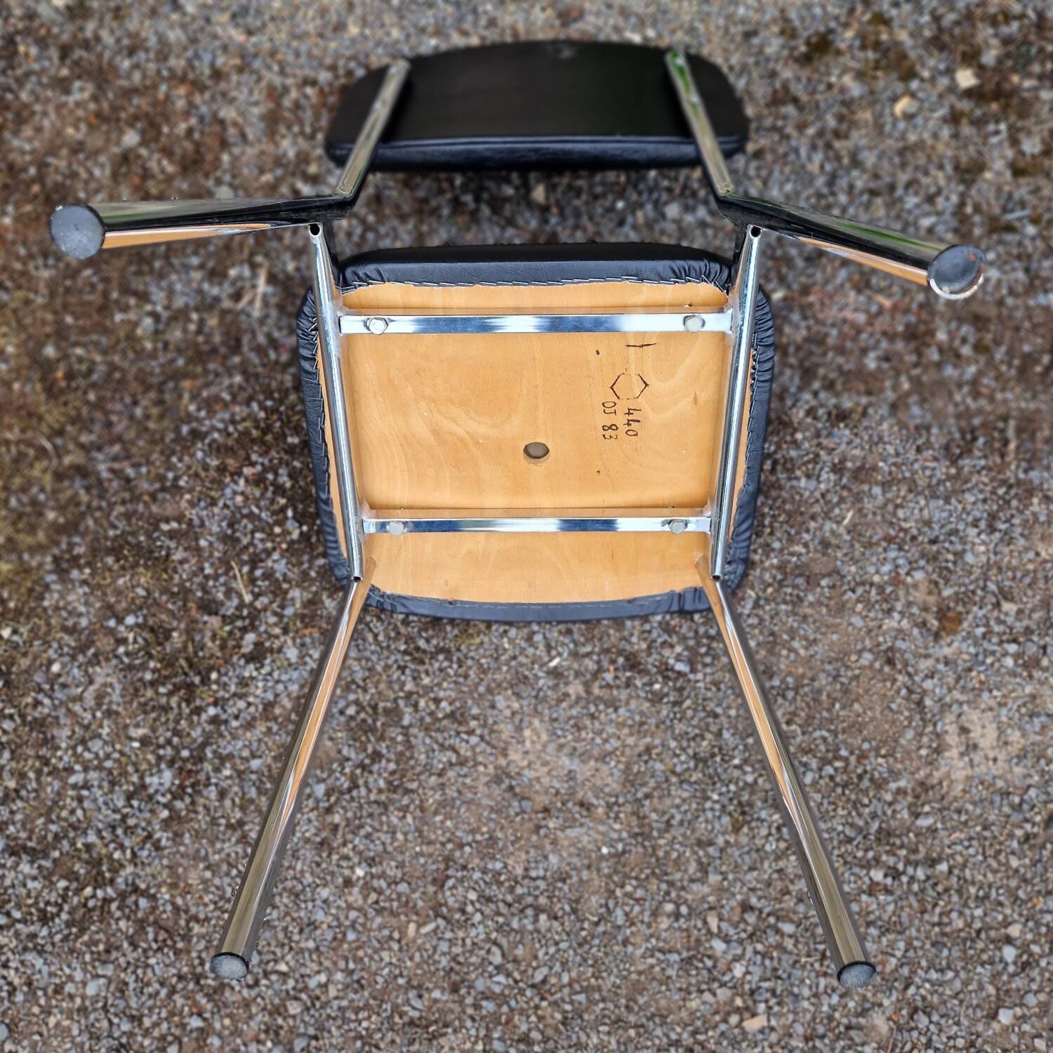 Vintage office chair in black skai