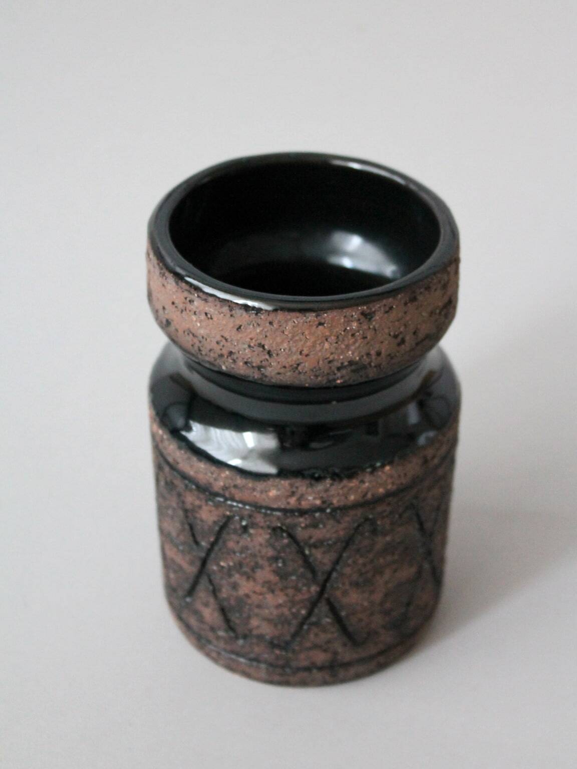 Vase en céramique suédoise Eke Bjeren