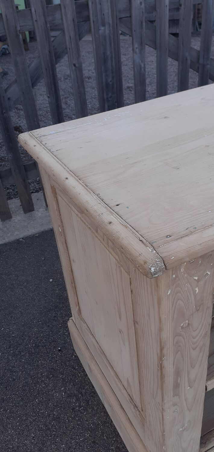 Counter trade furniture