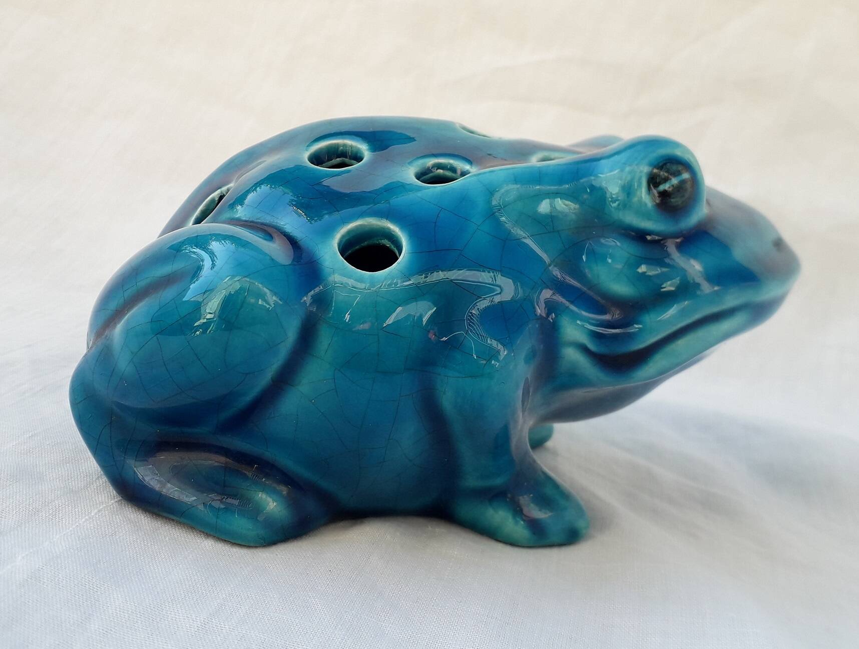 Blue ceramic frog flower frog