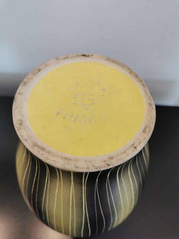 Vase céramique jaune et noir signé saint clément, années 50