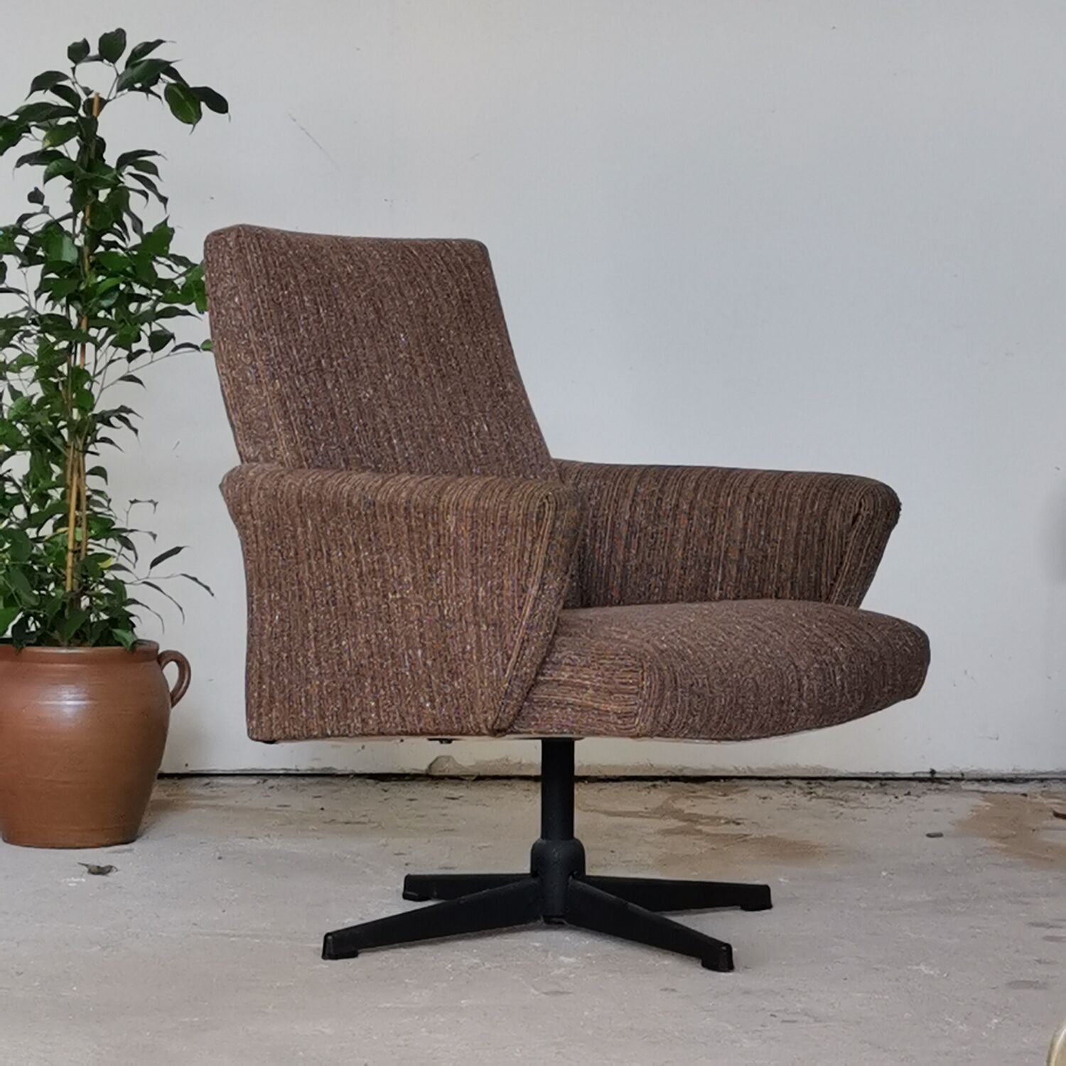 Pair of Czechoslovak swivel chairs year 70