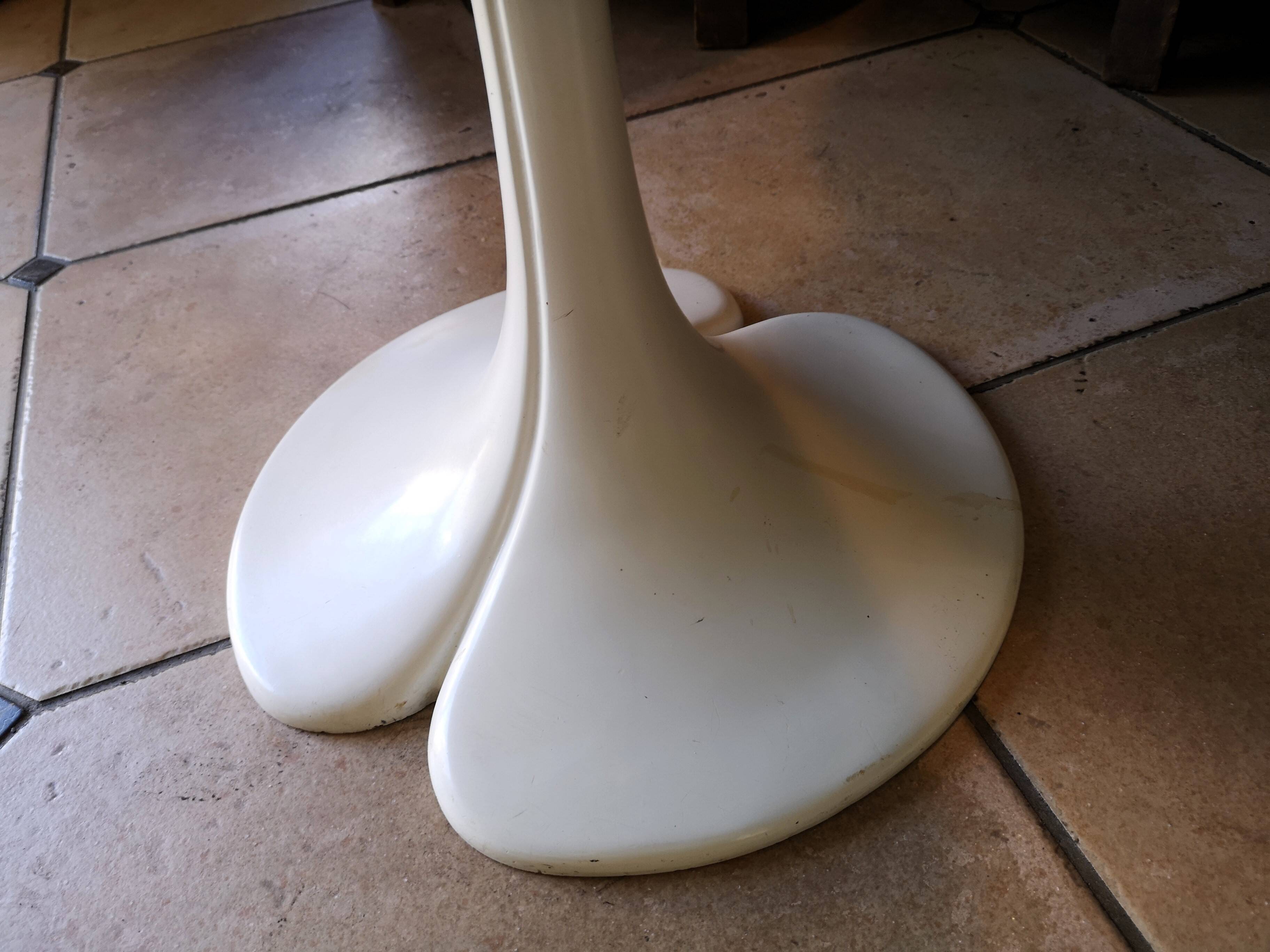 Tulip table and chair set