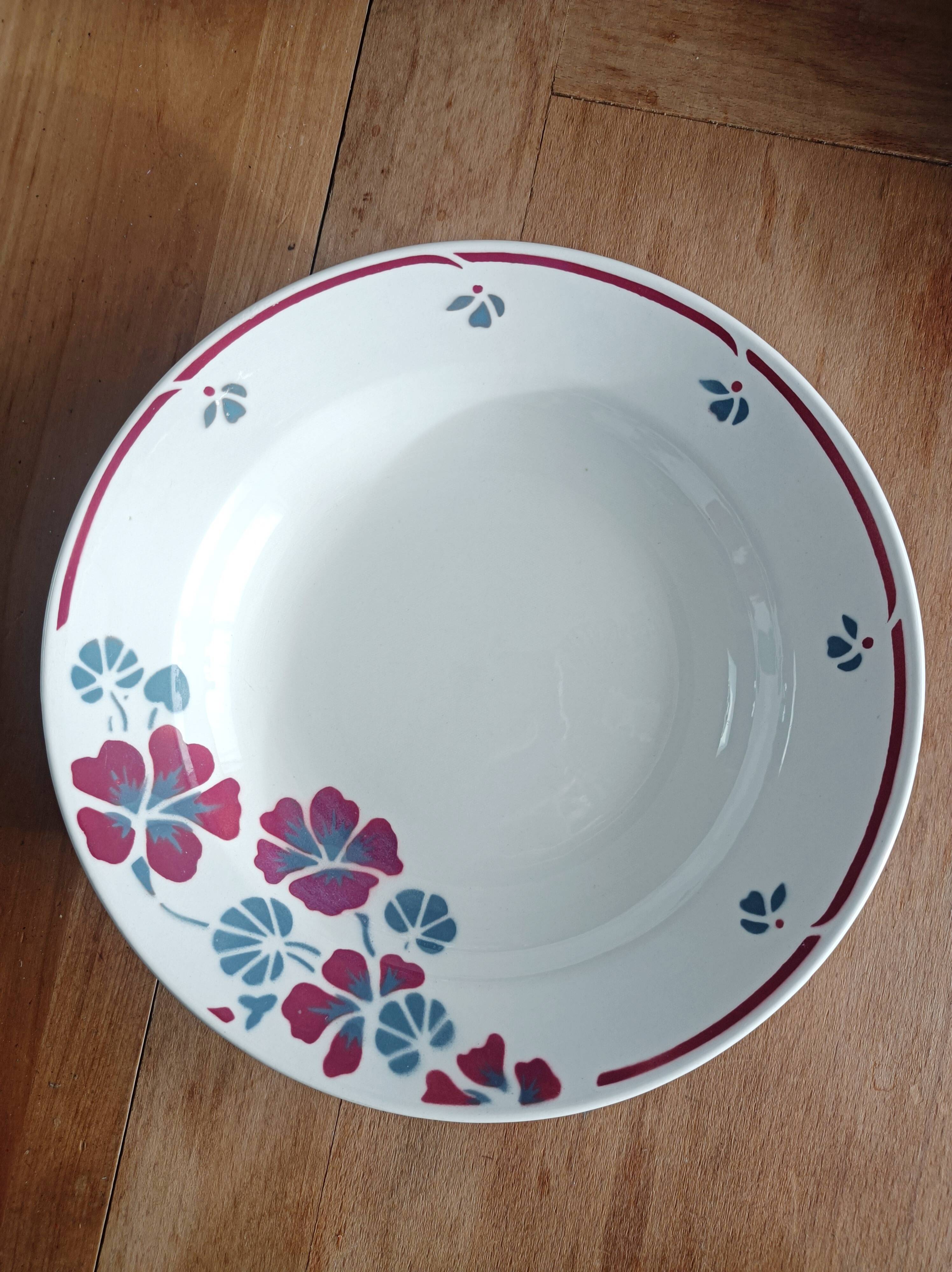 Set of 12 earthenware plates Salins, Nelly red