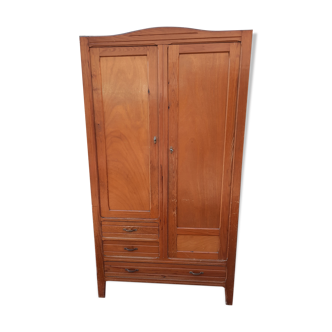 Armoire parisienne
