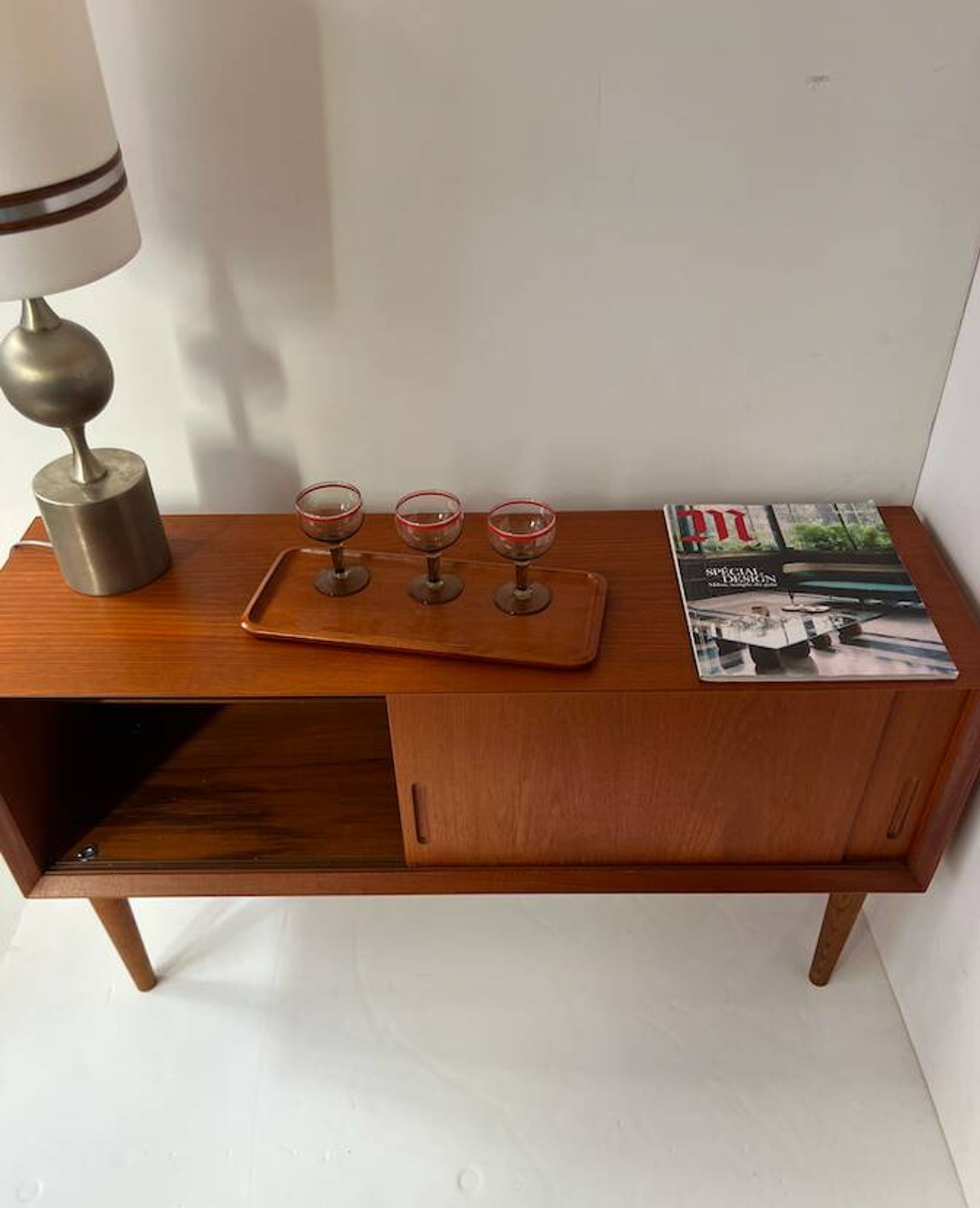 Meuble buffet bas scandinave en teck